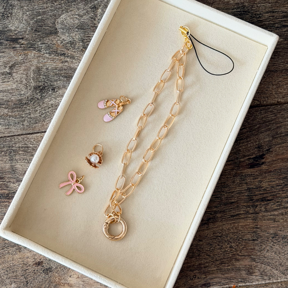PAPERCLIP GOLD PHONE STRAP - CIRCLE