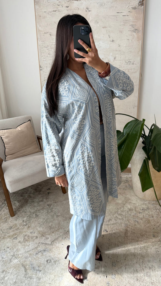 Ensemble deux pièces brodé veste et pantalon 8380 I Bleu ciel