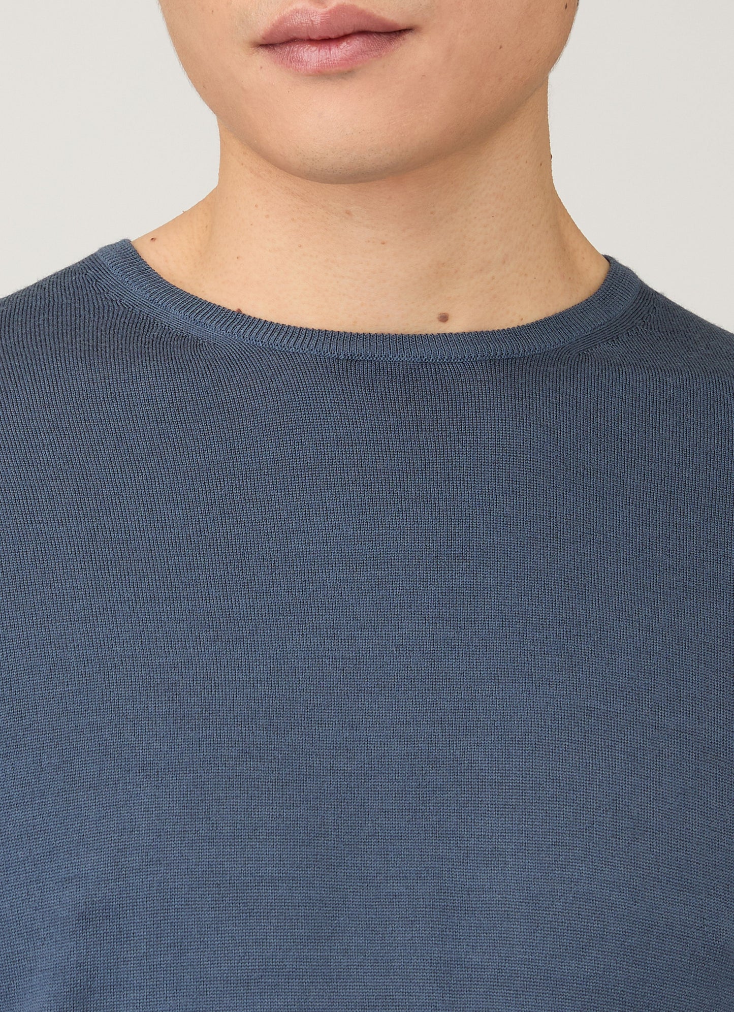 Mens Extra Fine Merino Crew Neck In Slate Blue Mjum8058 Buua