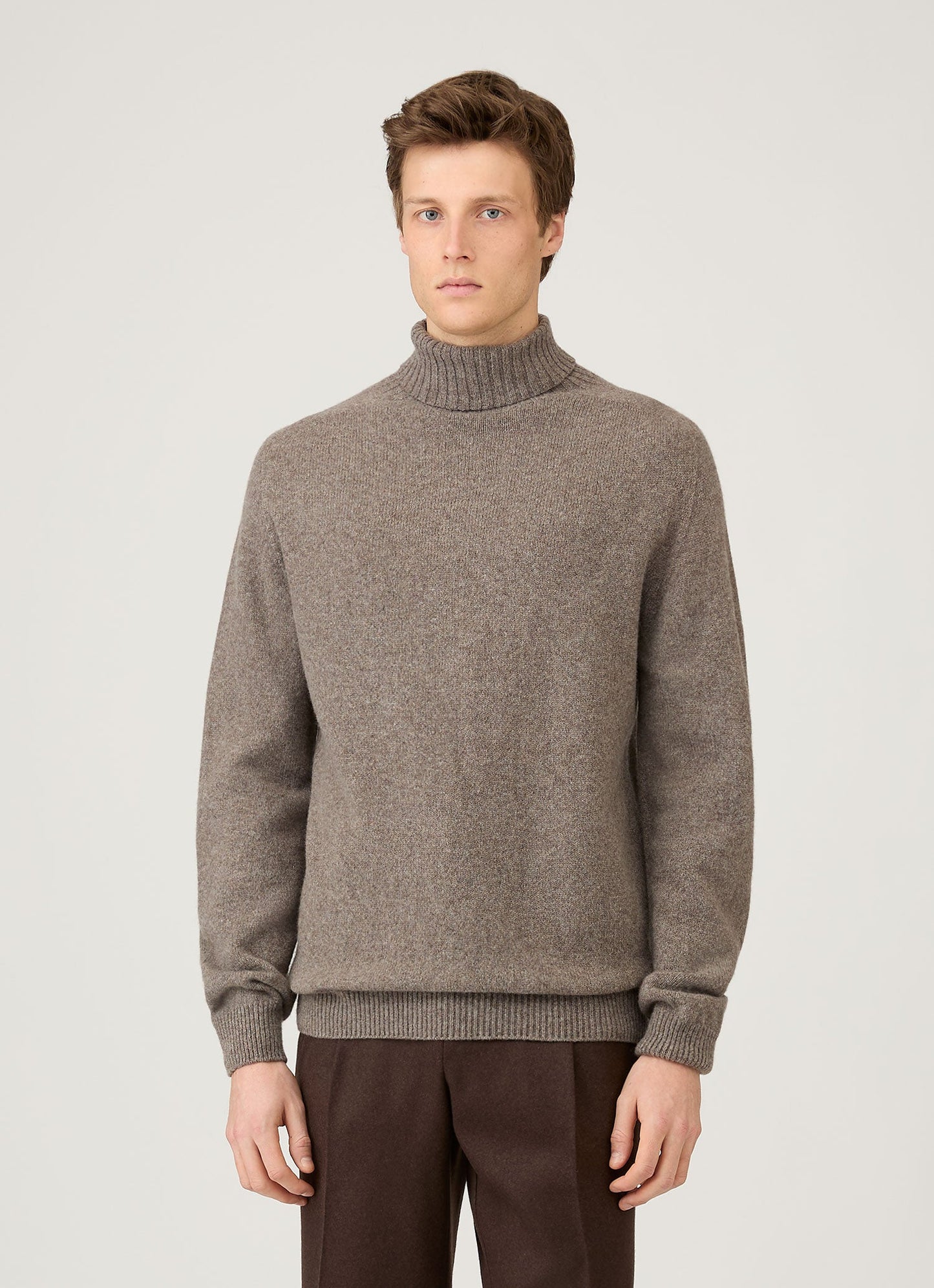Mens Lambswool Roll Neck In Bark Mjum8129 Brgc