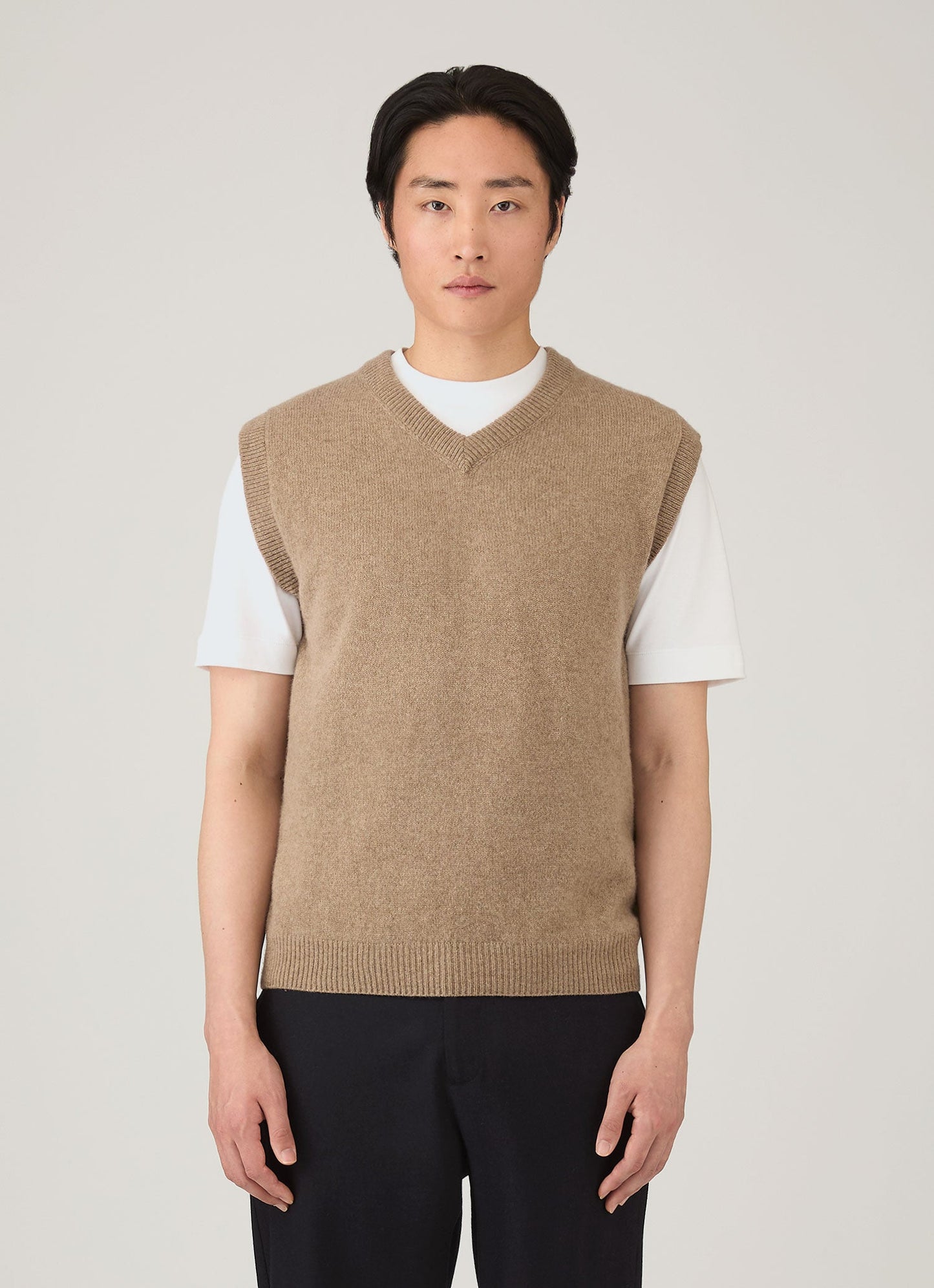 Mens Lambswool Vest In Sandstone Mjum8295 Brfc