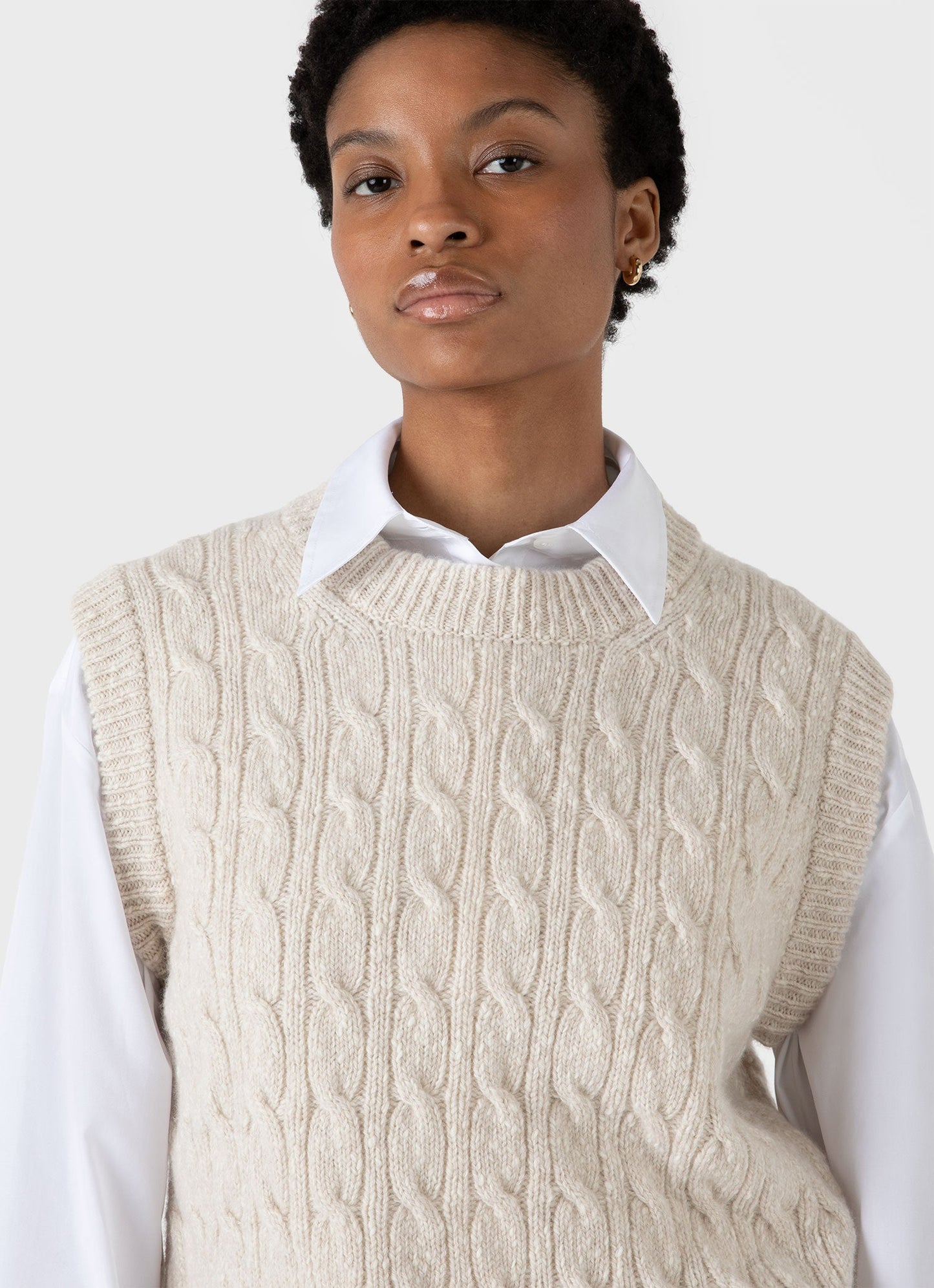 Womens Cable Knit Vest In Ecru Wtop8218 Whcr